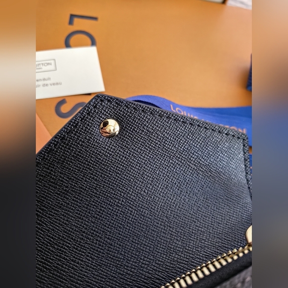 Louis Vuitton Monogram Victorine Wallet - Picture 12 of 12